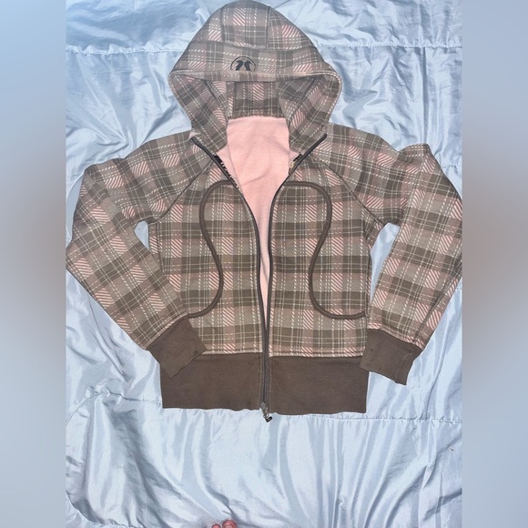 Lululemon scuba Sweater - Picture 1 of 4